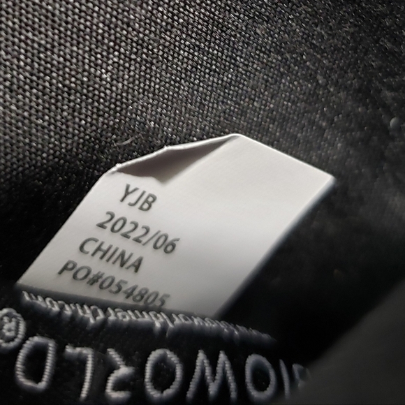 Bioworld Mandalorion Grogu The Child Convertible Crossbody Wristlet Belt Bag New - Picture 14 of 15